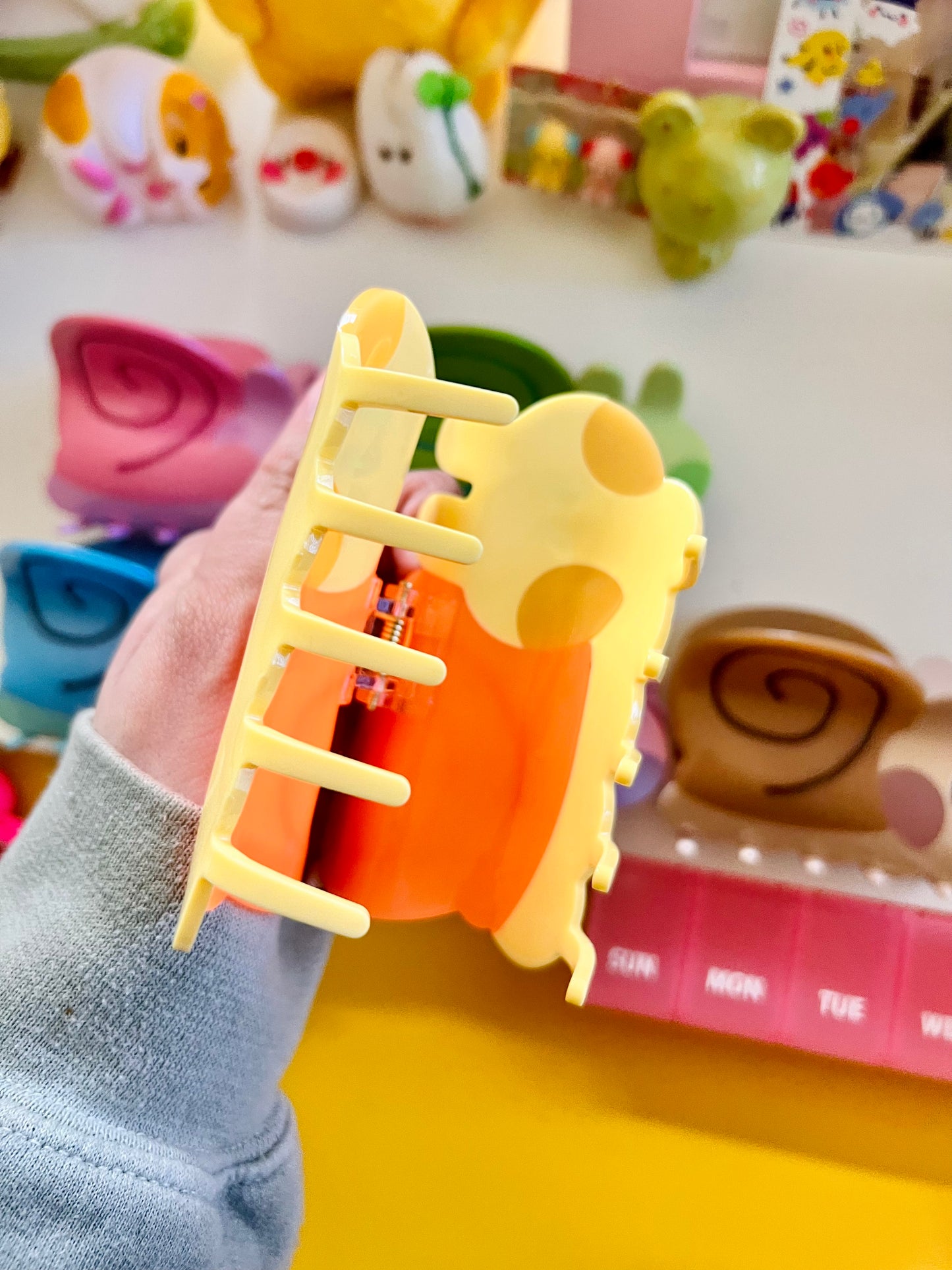 *NEW* Snail Hair Claw